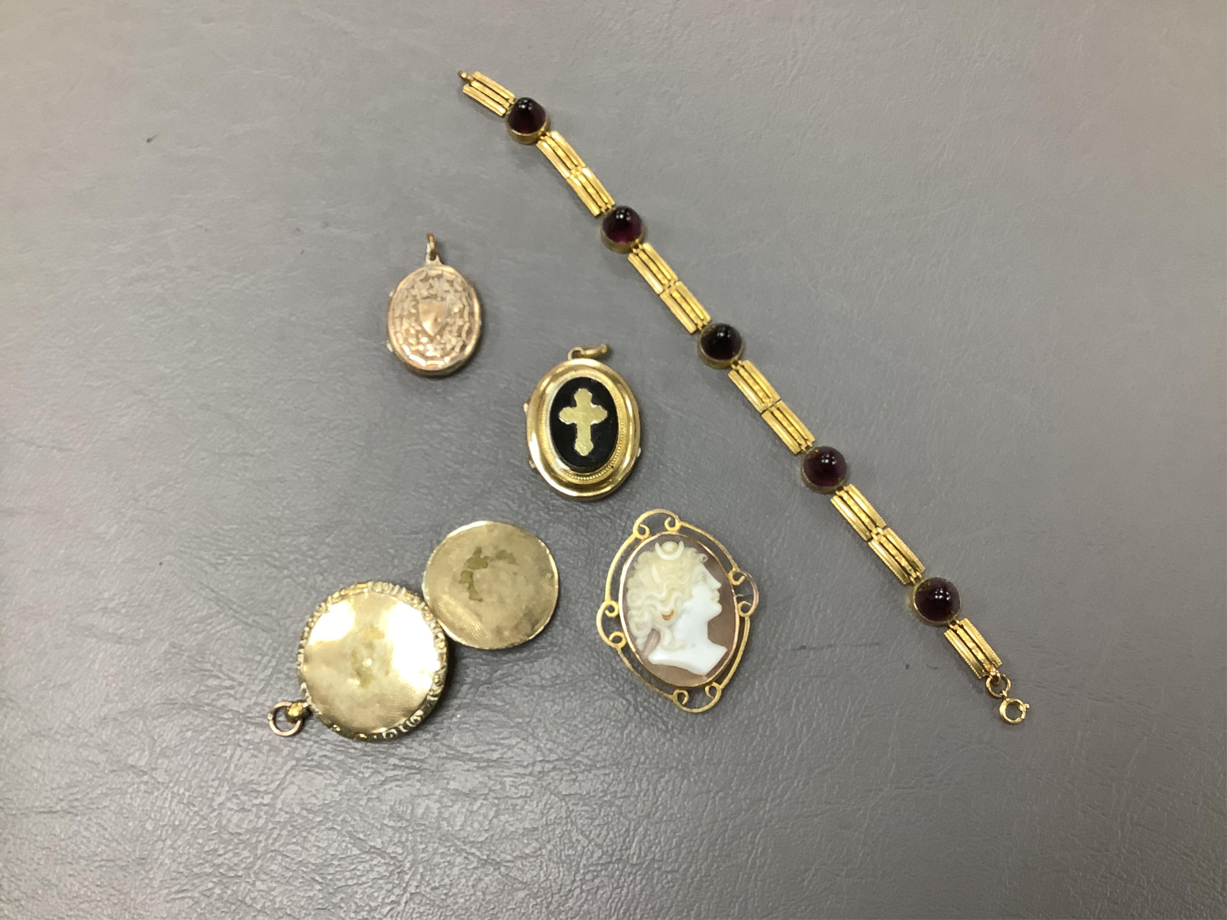 Mixed costume and other jewellery including 9ct back and front locket 9ct mounted cameo shell brooch, garnet paste bracelet etc.